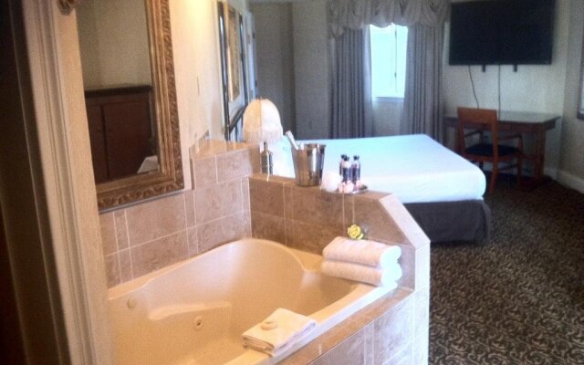 Cedar Park Whirlpool Suites