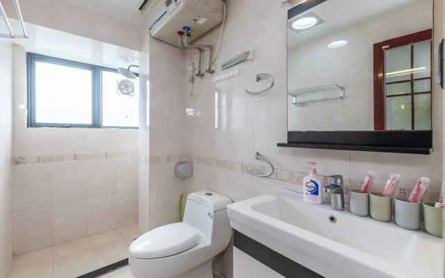 Locals Boutique Apartment Huafa Plaza 5