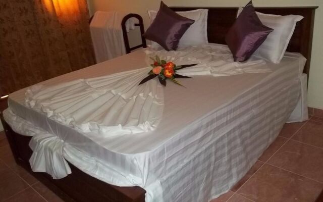 Lagoon Waves Hotel