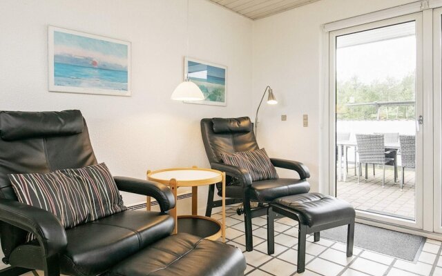 10 Person Holiday Home in Blavand