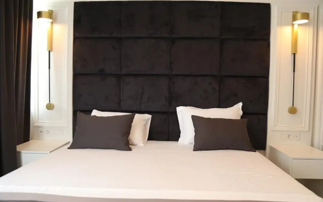 In Suit Luxury Hotel