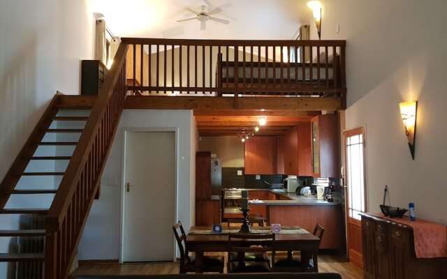 Six Valk Avenue Guest House