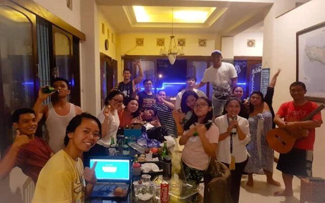 House Of D16 Hostel