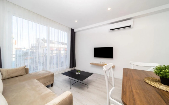 Central Flat With Terrace in Muratpasa