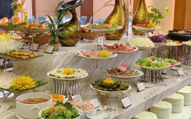 Muong Thanh Luxury Nhat Le Hotel