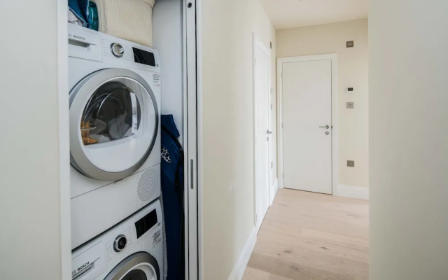 Stylish 2 Bedroom / 2 Bath In Notting Hill