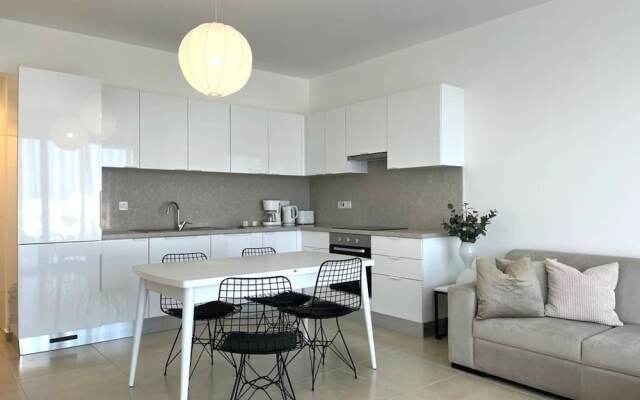 Lovely and Stylish Apartment With Calming Garden View