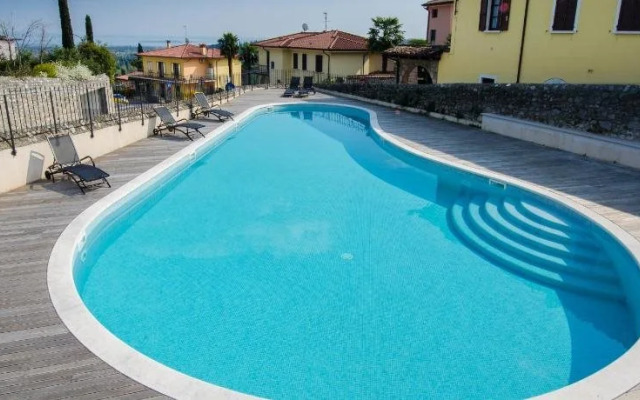 Polpenazze Halldis Apartments