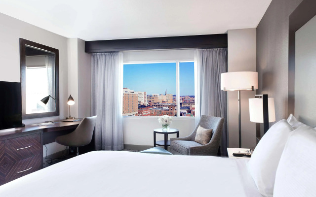 Hilton Baltimore Inner Harbor