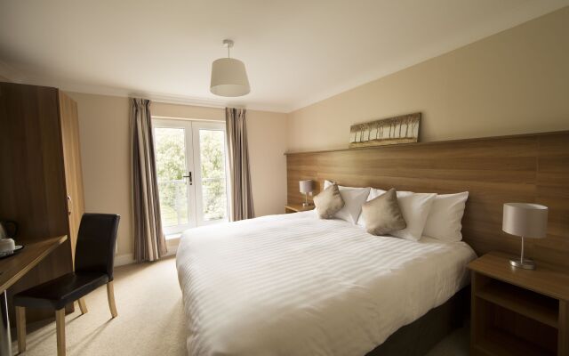 Riverside Hotel