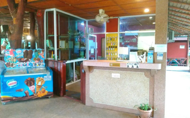 Varee Valley Resort and Restaurant