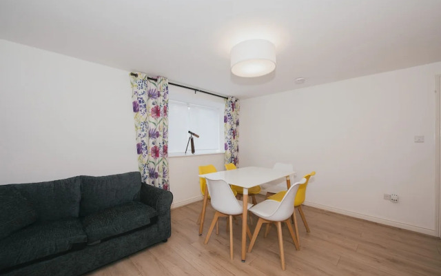 River Court Apartments by Paymán Club