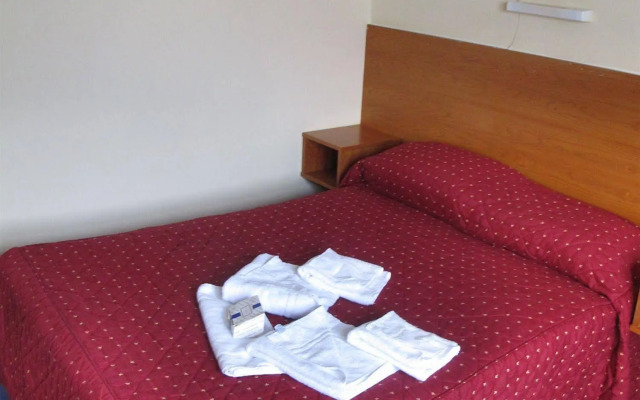 OYO The Southcliff Hotel
