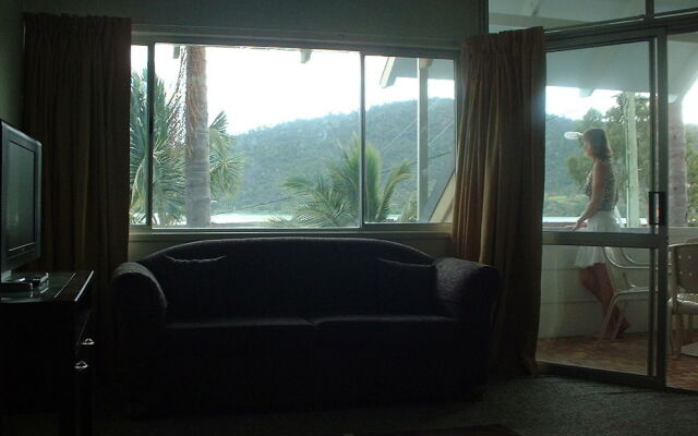 Seaview Apartments