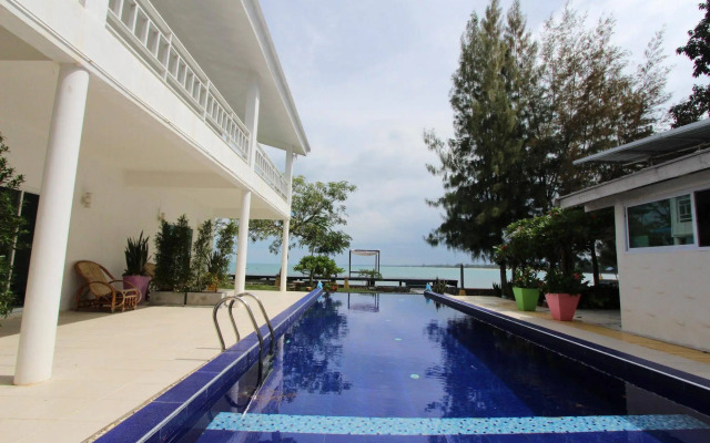 Issara Beach Resort