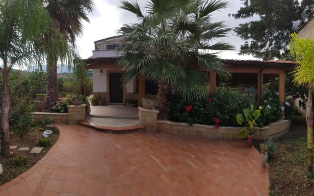 Luxurious villa at shore