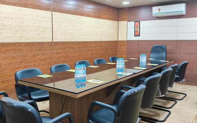 Pinnacle by Click Hotels, Lucknow