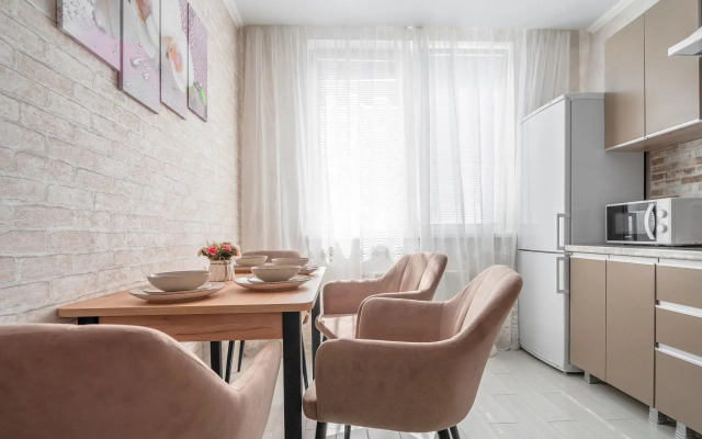 Orange Apart Alpine Quarter