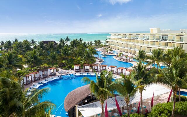 Azul Beach Resort Riviera Cancun, Gourmet All Inclusive by Karisma