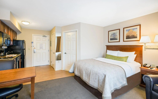 Candlewood Suites Pittsburgh Cranberry by IHG