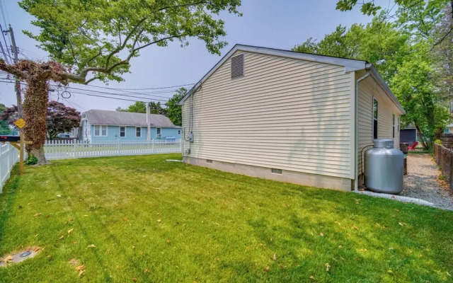 Pet-friendly Villas Vacation Rental: Walk to Bay