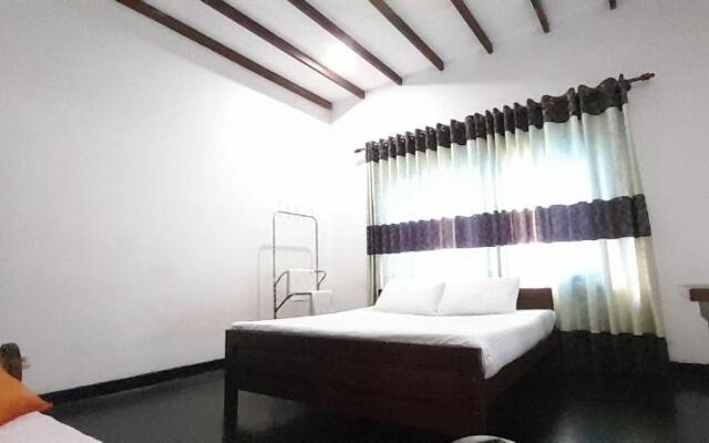 Isuru Holiday Inn