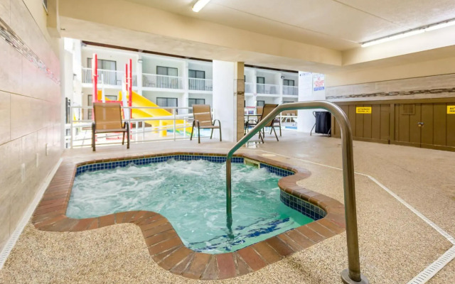 Ramada Hotel & Conference Center by Wyndham Plymouth