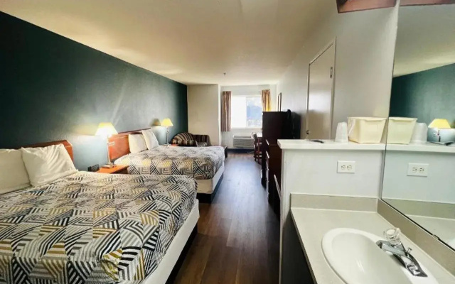 Studio 6 Suites Portland OR- I-5 OHSU