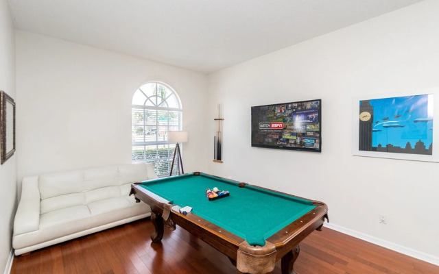 New Ownership 7BR Close to Disney