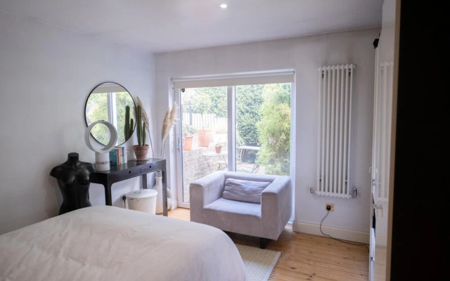 Fantastic 2BD House in the Heart of Dulwich