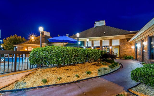 Quality Inn & Suites Fayetteville I-95