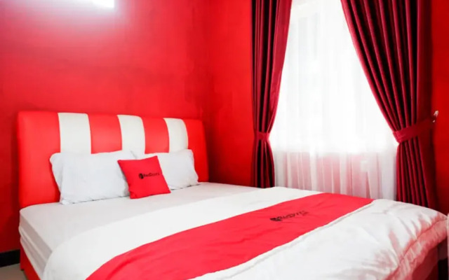 RedDoorz near Terminal Mendolo Wonosobo