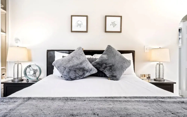 Beachwood Getaway Sleeps 10!