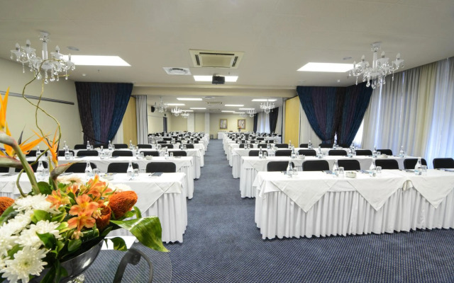 Cape Town Lodge Hotel