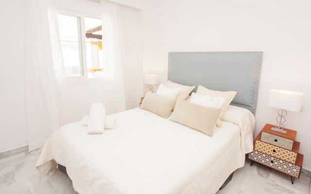 Dama de noche Playground