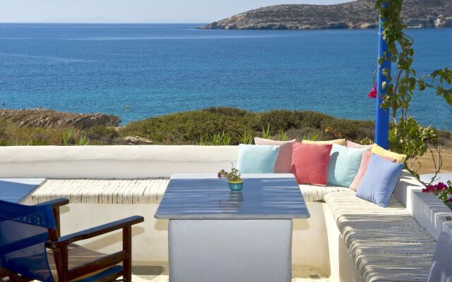 Blue Dolphin Antiparos Villas and Suites