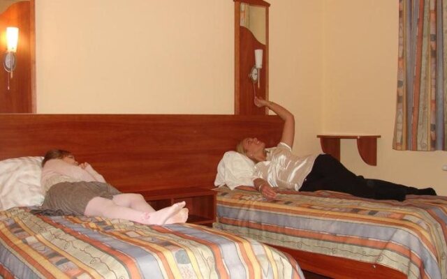 Wolf Hotel