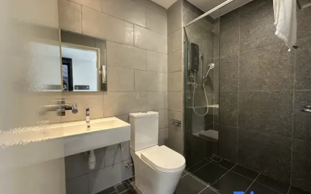 Modern Suite in Seri Kembangan | Nearby MRT – Bathroom – Seri Kembangan