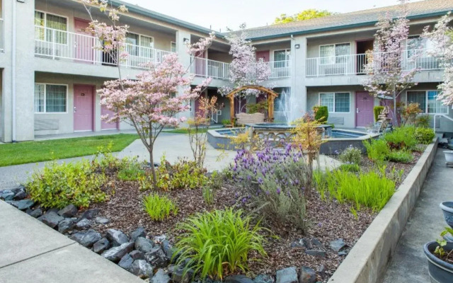 Super 8 By Wyndham Willits
