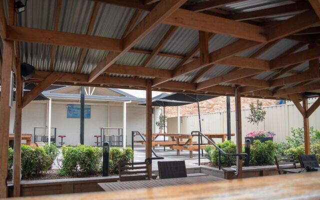 Castlereagh Hotel