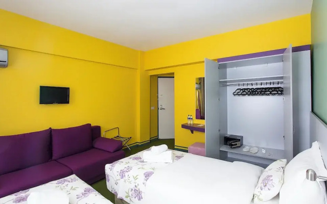 Mini Harem Hotel