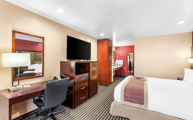 Best Western Plus Yosemite Way Station Motel