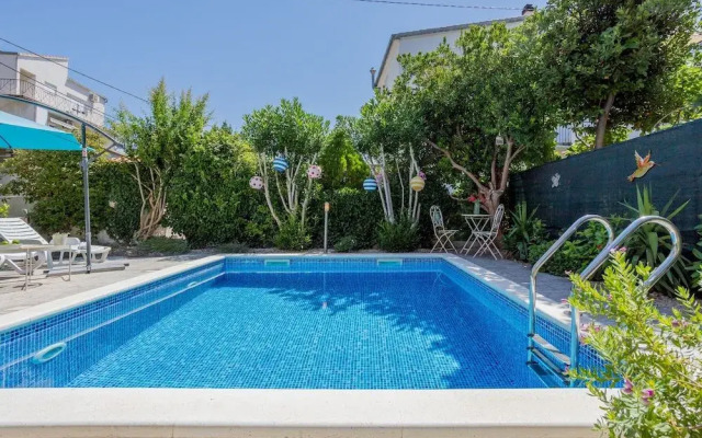 Hola Apartment