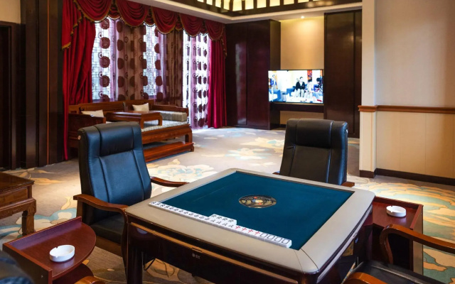 Maijishan Hot Spring Resort Hotel
