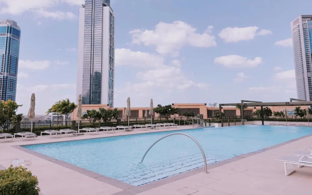 Exclusive 2BR Downtown Apt w Burj Khalifa Views