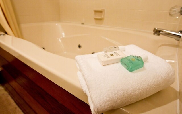 Red Bud Cove Bed & Breakfast Suites