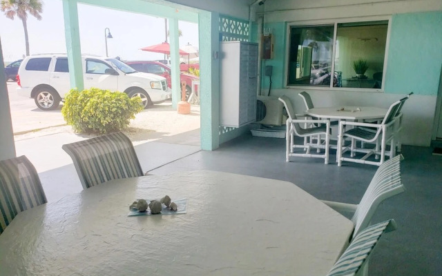 Pass a Grille Beach Views 709-13