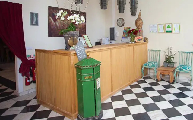 The Three Towers Eco House & Organic Kitchen
