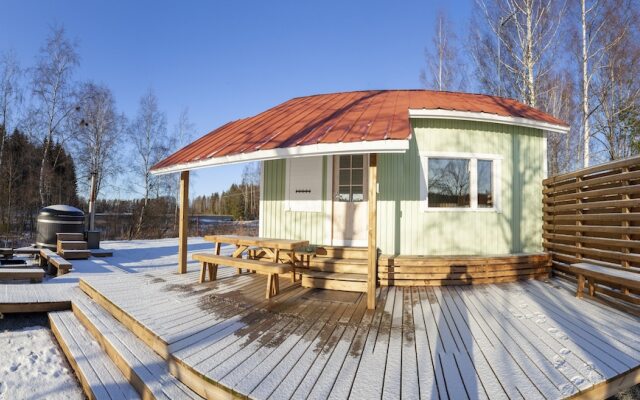 Peace and Privacy Travel - Aulanko Lake Hide-out