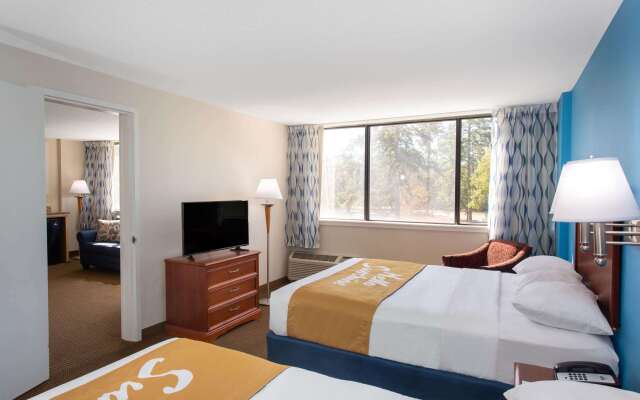 Days Inn & Suites by Wyndham Tallahassee Conf Center I-10